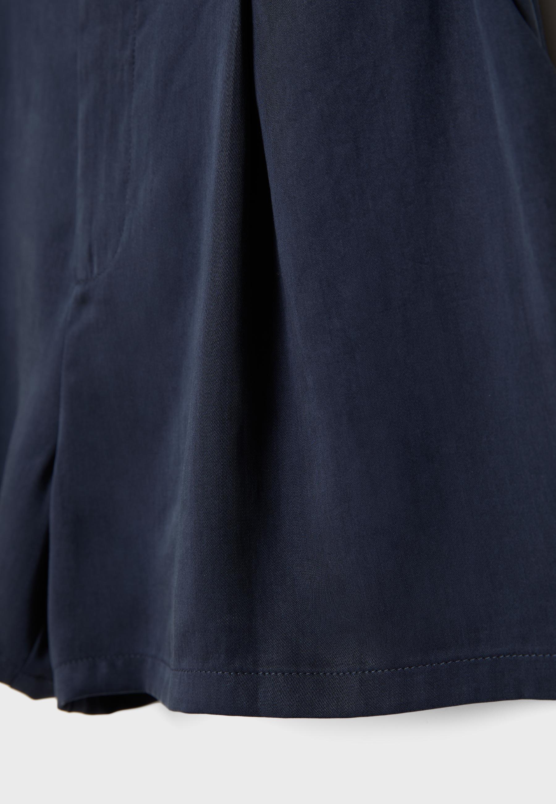 Kemerli dökümlü şort - Görsel 8