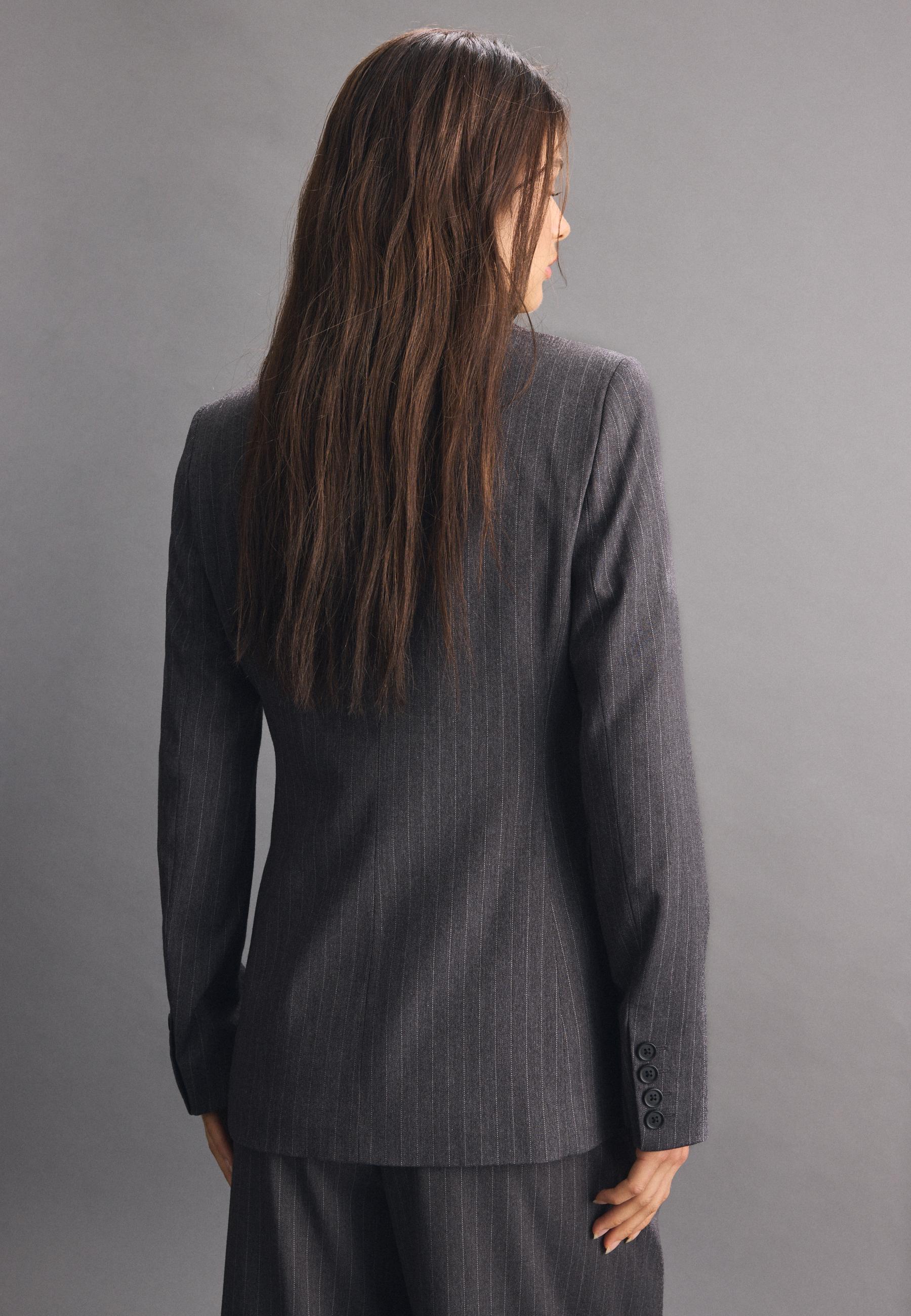 Fitted striped buttoned blazer — Grey