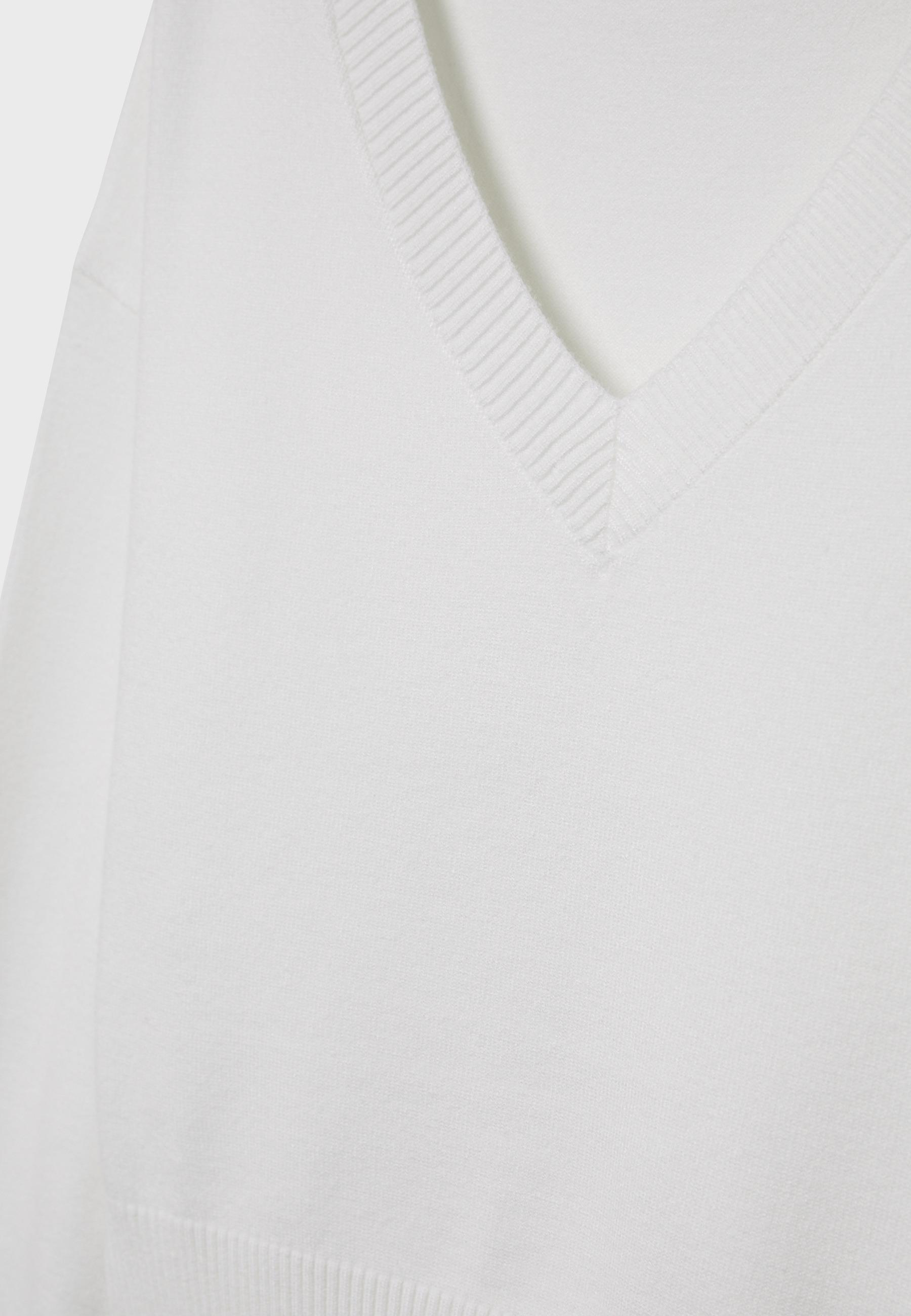 V-neck batwing sleeve jumper — Ecru