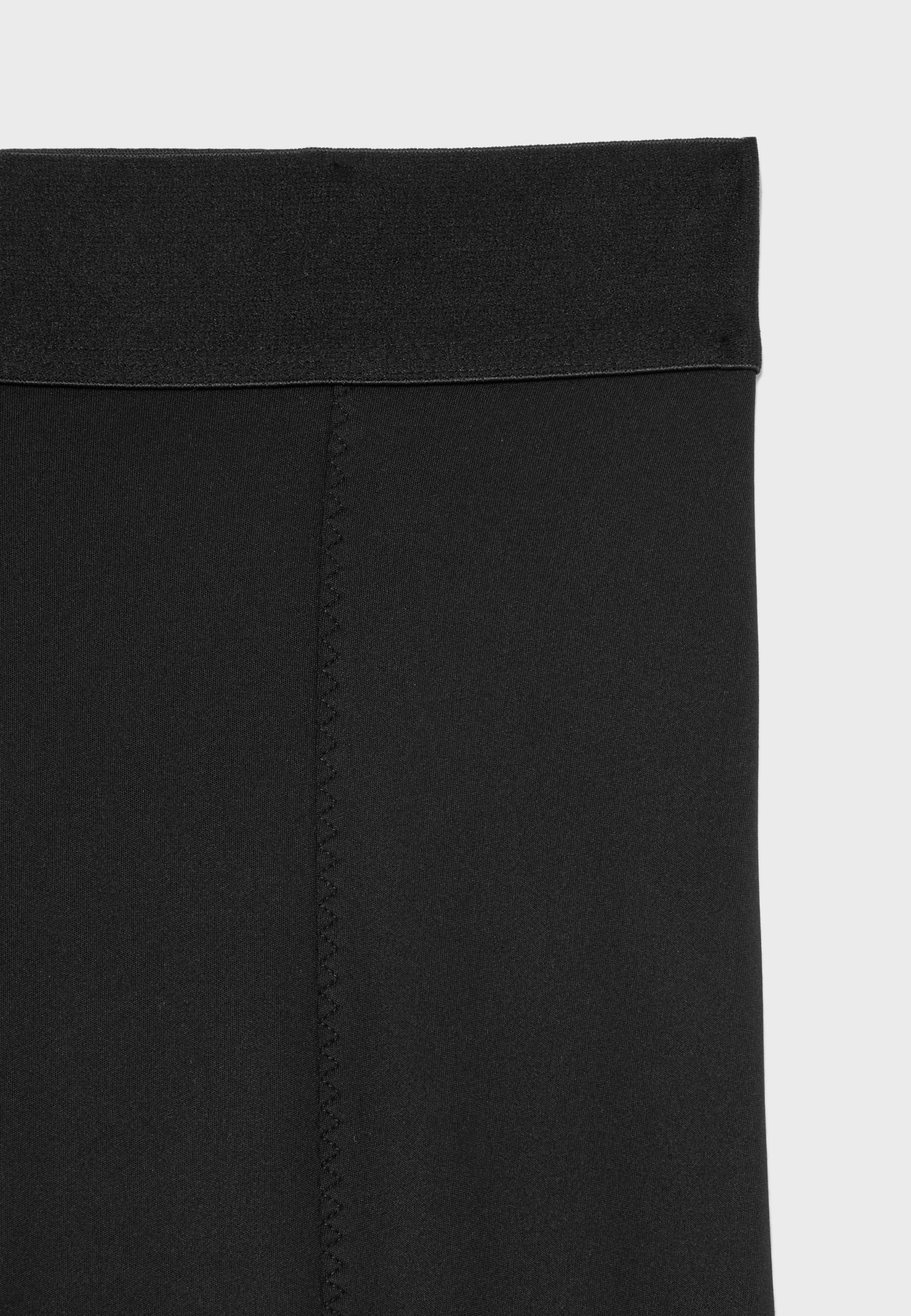 Elastic detail capris — Black