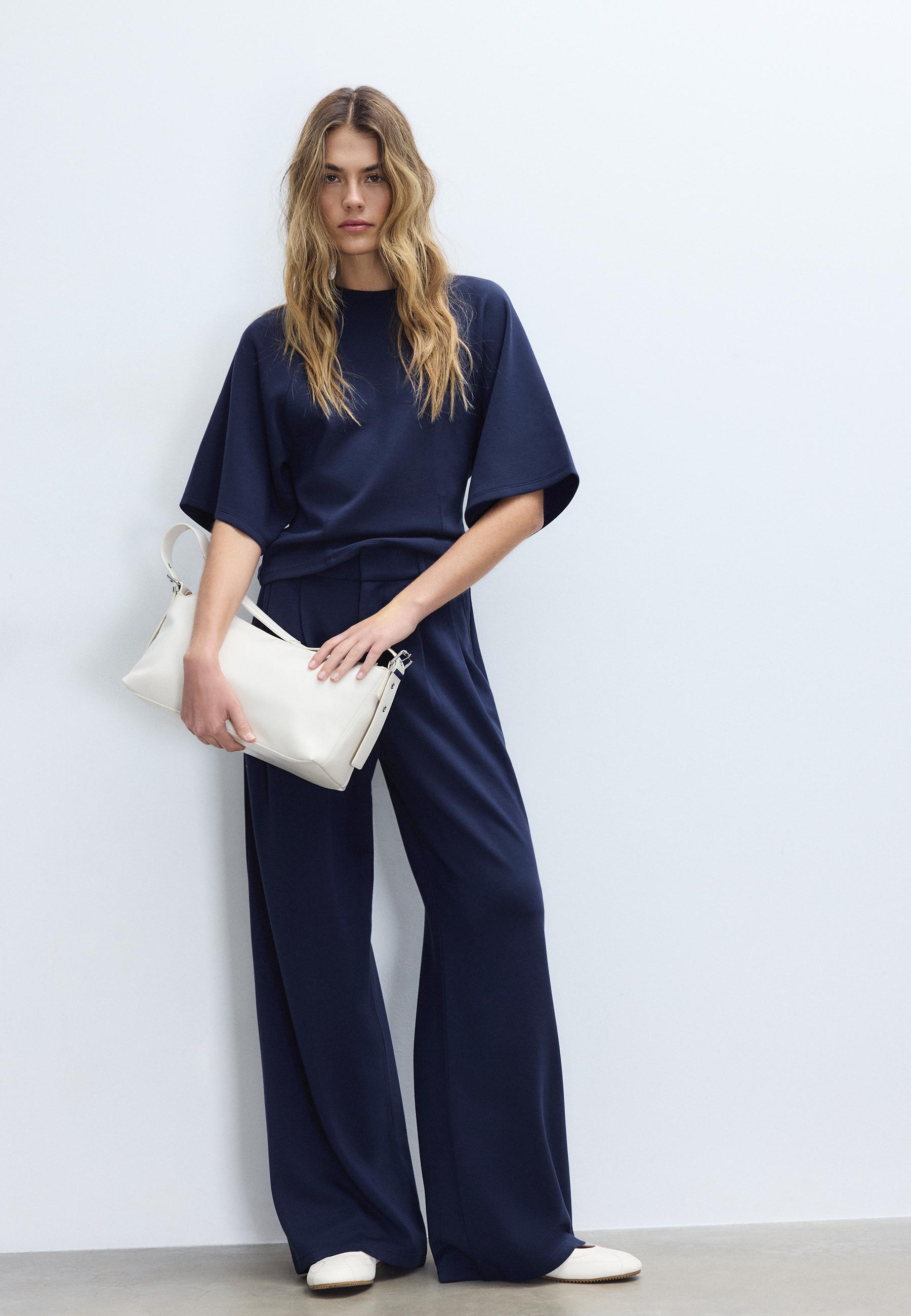 Stradivarius Κοντομάνικη Μπλούζα Με Απαλή Υφή Navy Blue Xs