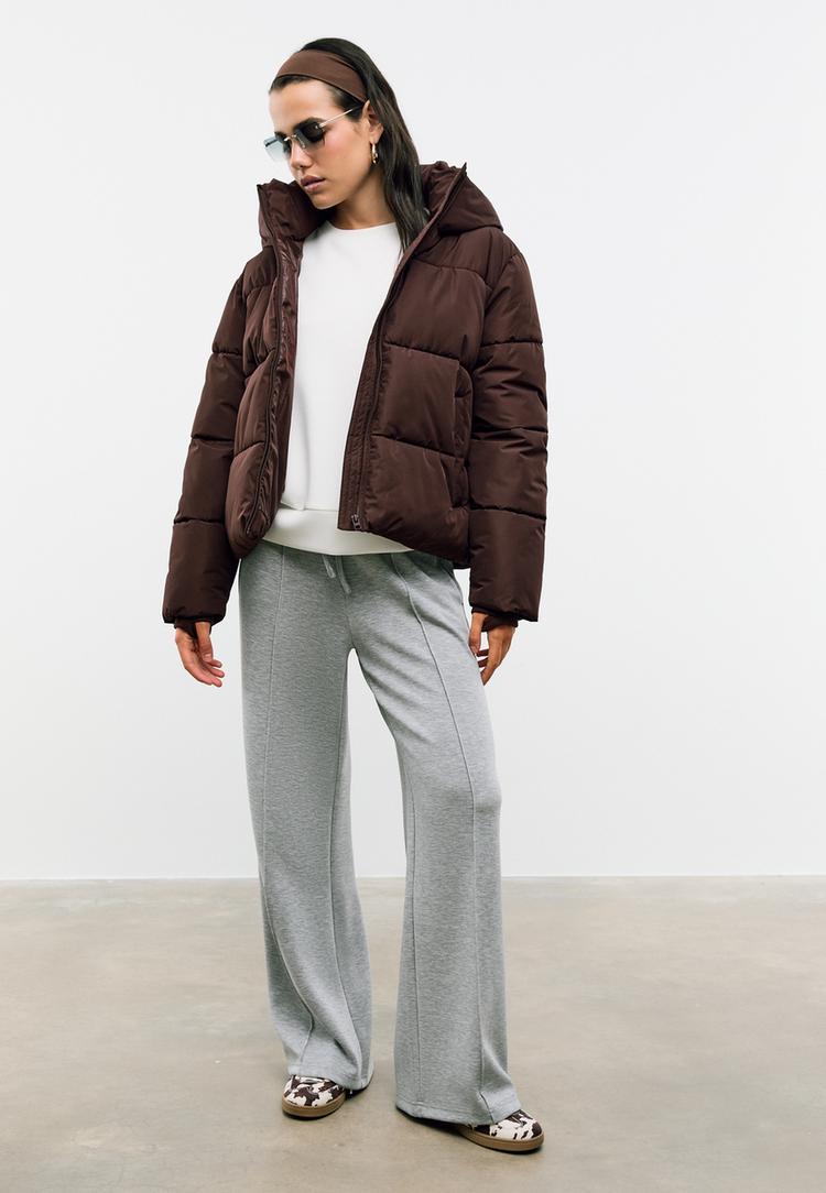 Stradivarius Prošívaná Bunda Basic S Kapucí Brown S