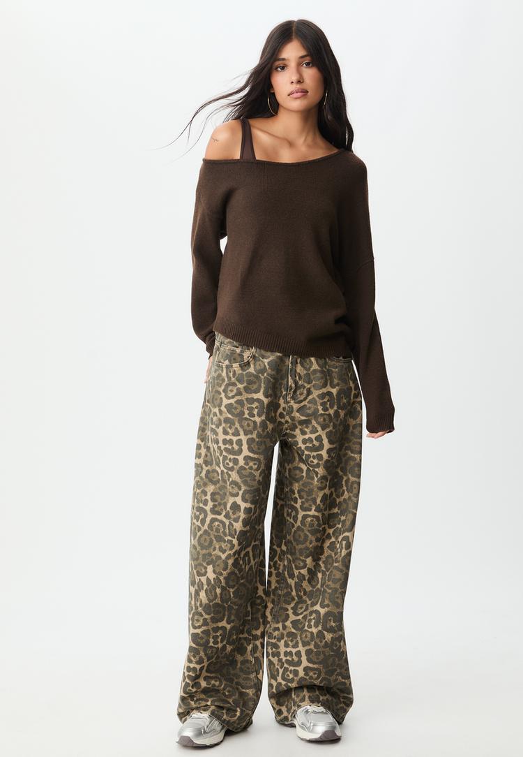 Stradivarius Pulover Din Tricot Asimetric Maro L