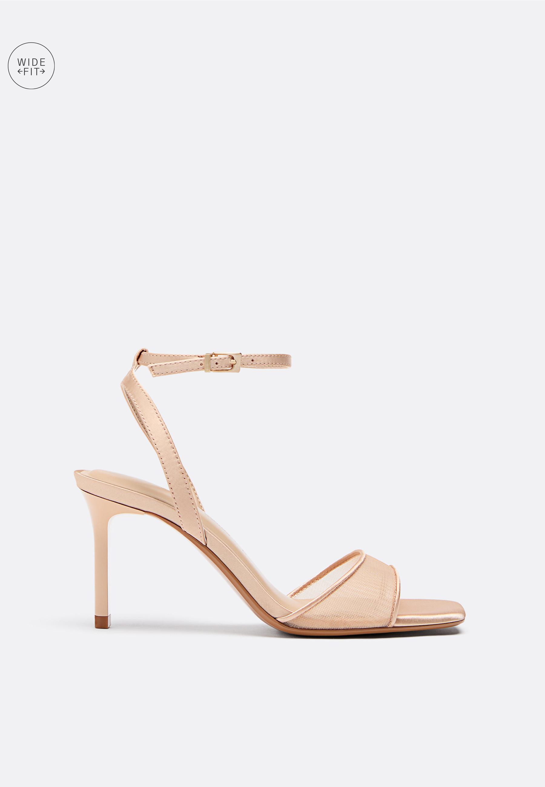 Stradivarius Wide Fit. Σατινέ Πέδιλα Με Τακούνι Μπεζ 36