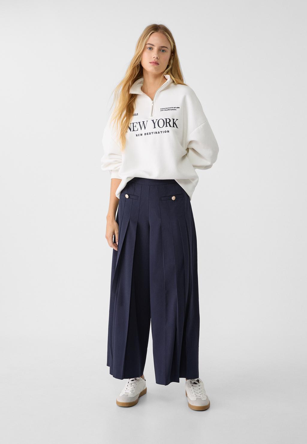 Flowing pleated trousers