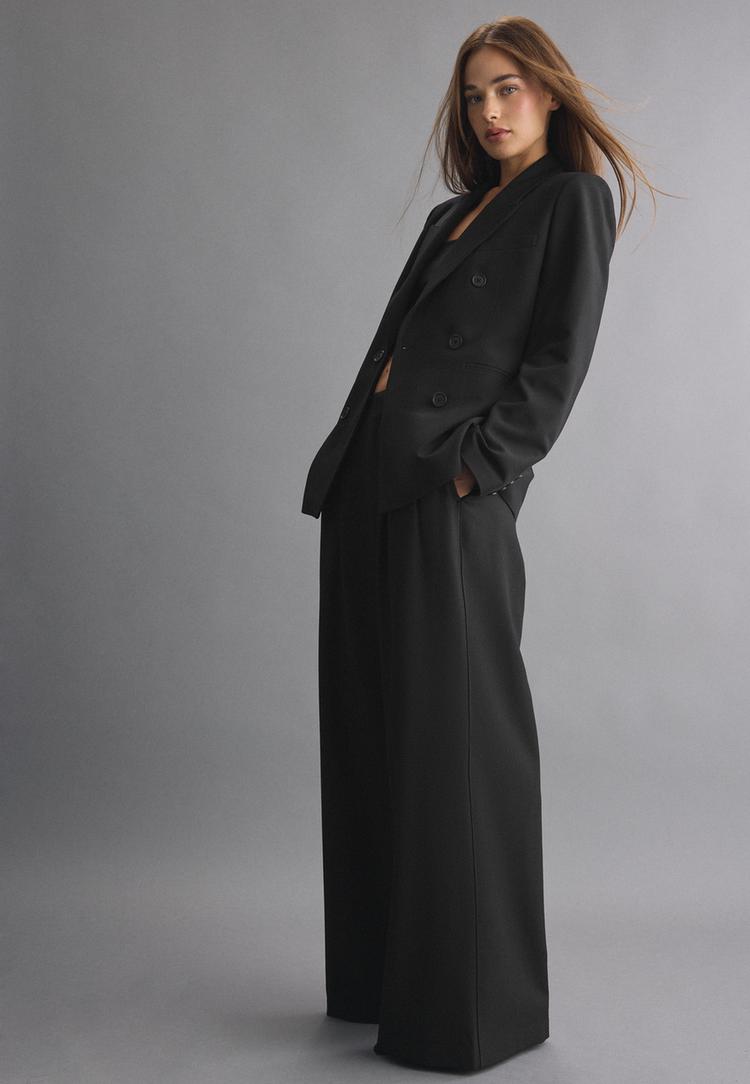 Stradivarius Široke Elegantne Hlače S Podesivim Gumbima Black 32