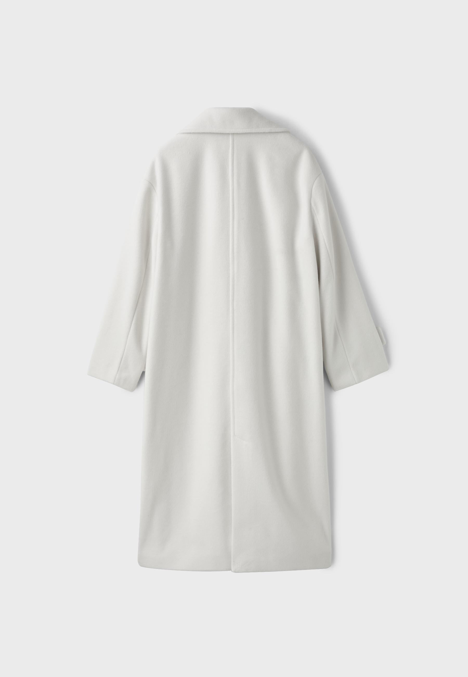 Long oversize soft-touch coat - Women's fashion | Stradivarius