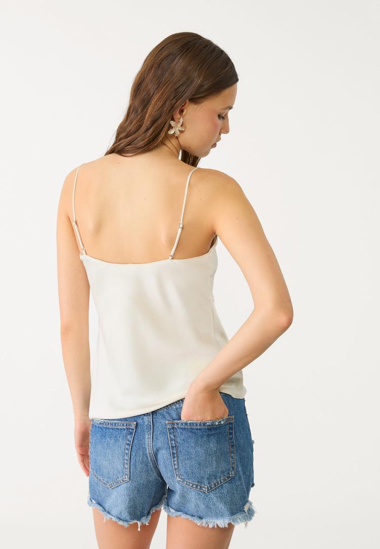 top satinado encaje