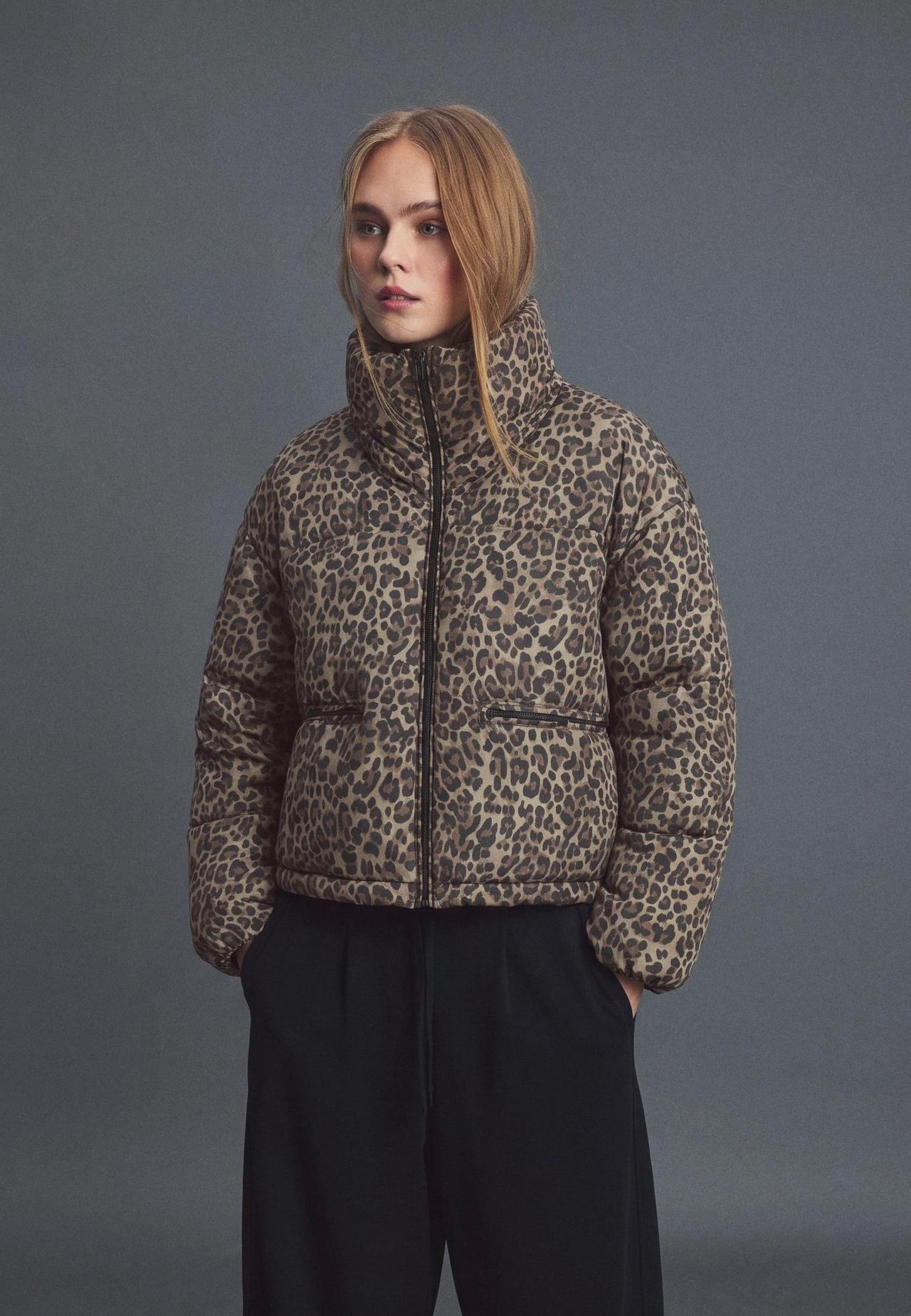 Animal print high neck cropped puffer jacket — Mid beige