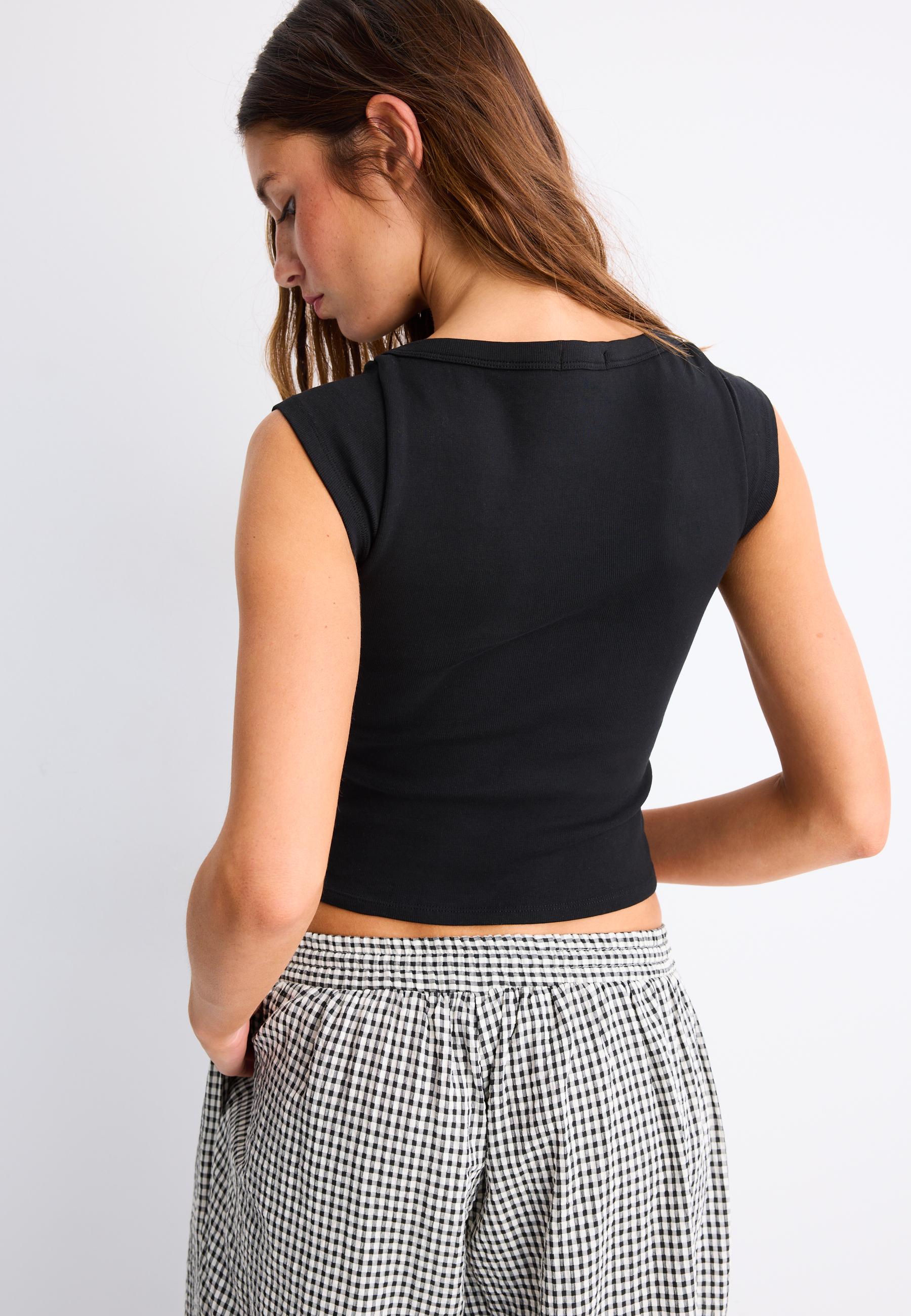 Basic boat neck T-shirt - Women's fashion | Stradivarius Sweden