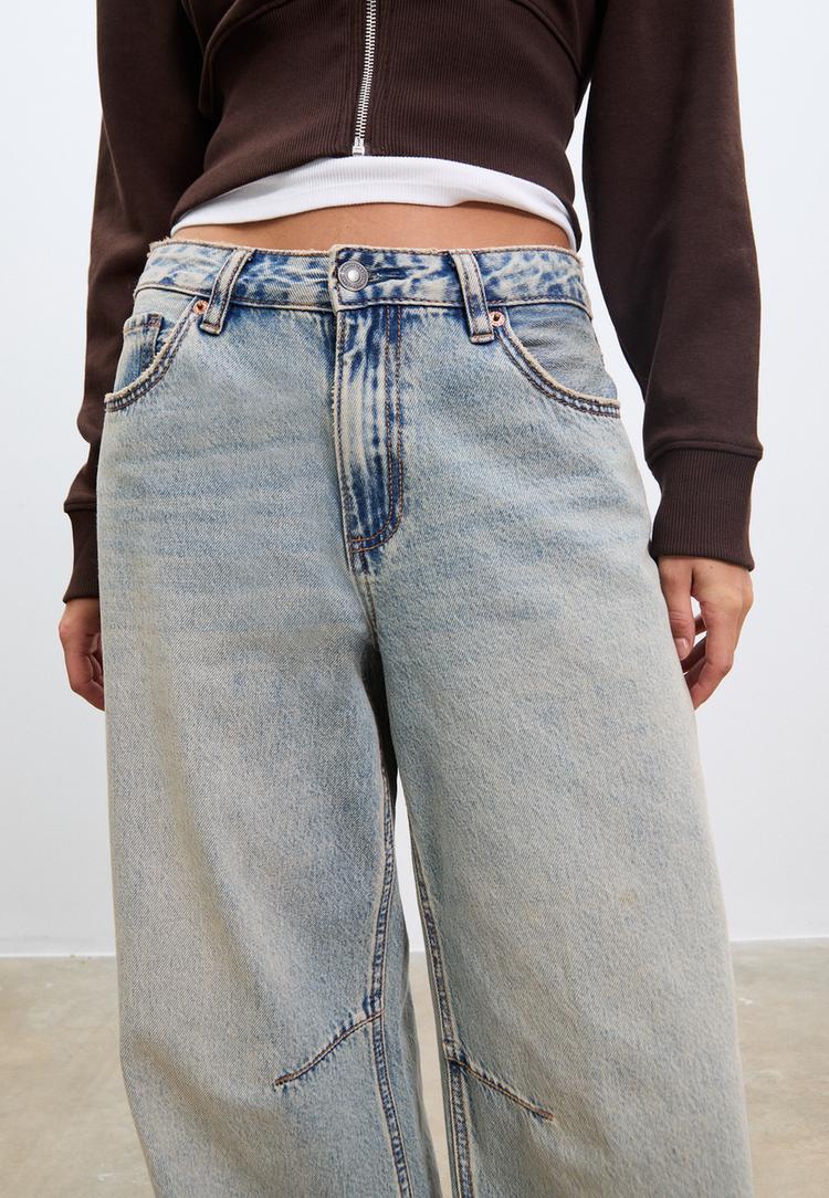 d94-relaxed-fit-jeans-mit-weitem-bein