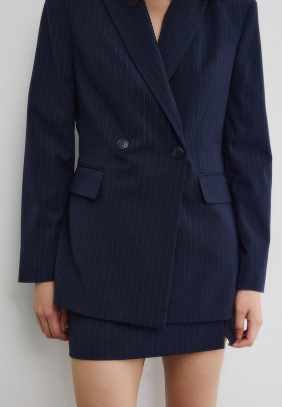 gestreifter-taillierter-blazer