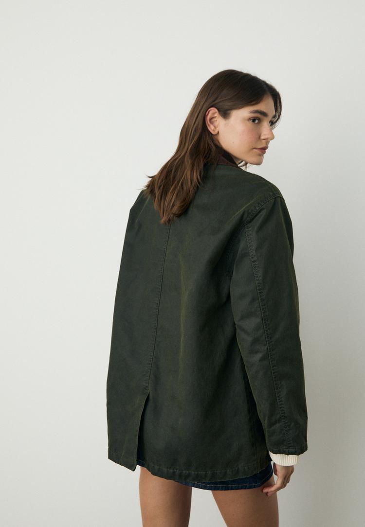 parka encerada multi bolsillos