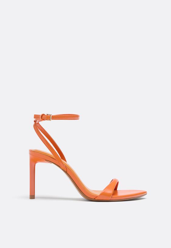 sandalias tacon fino efecto satinado