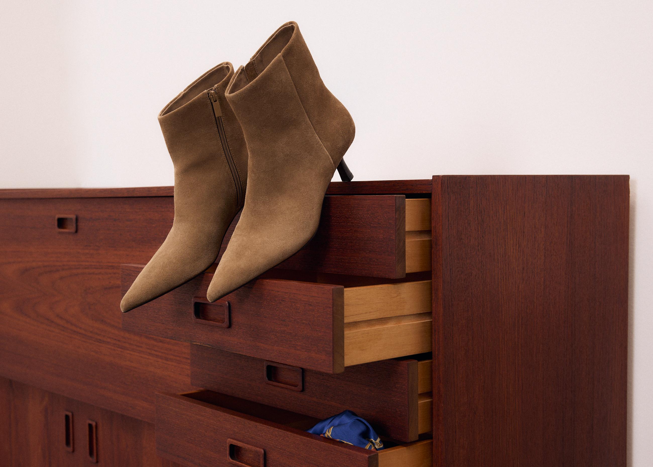 Leather kitten heel ankle boots — BEIGE