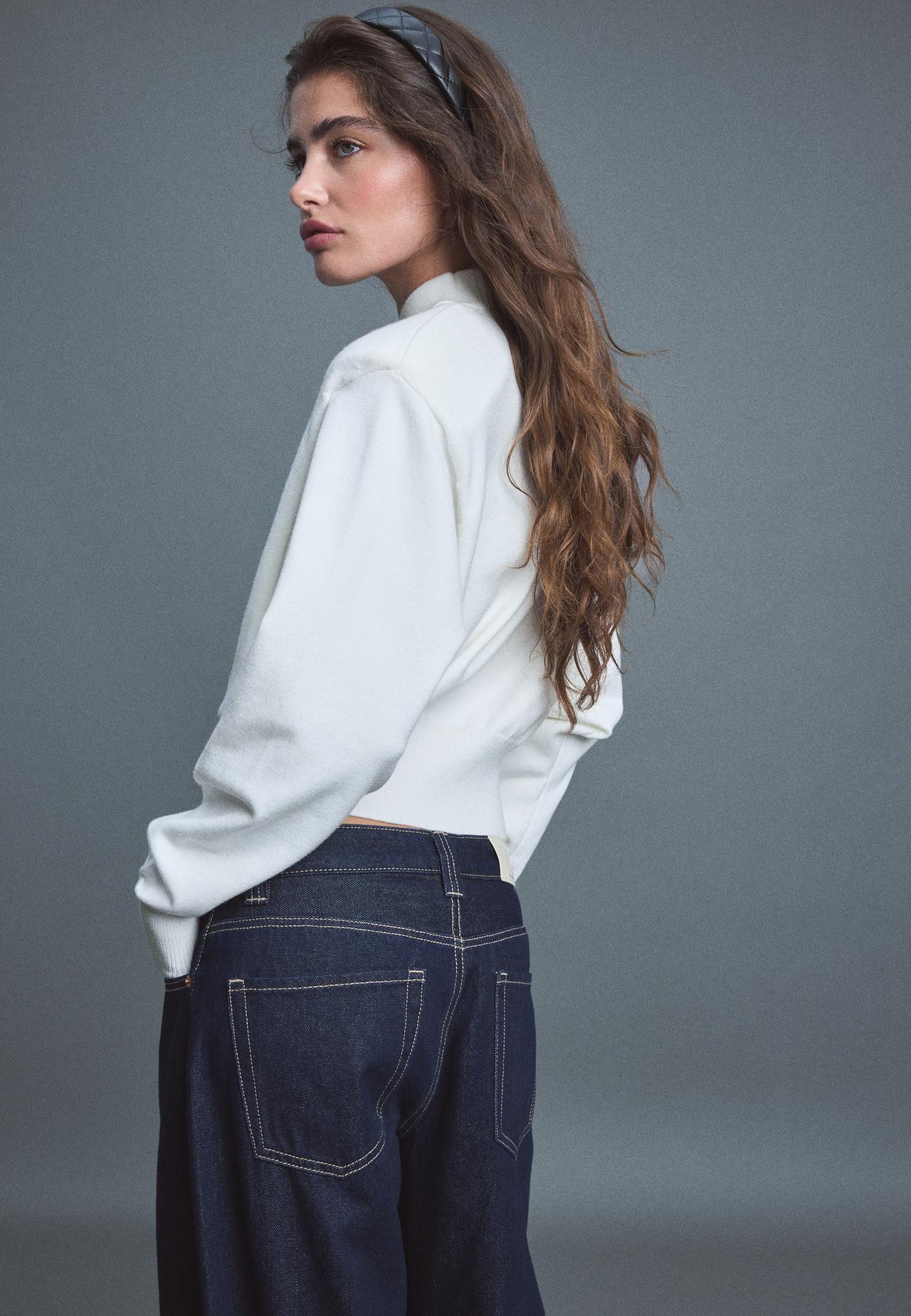 Padded shoulder knit jumper — Ecru