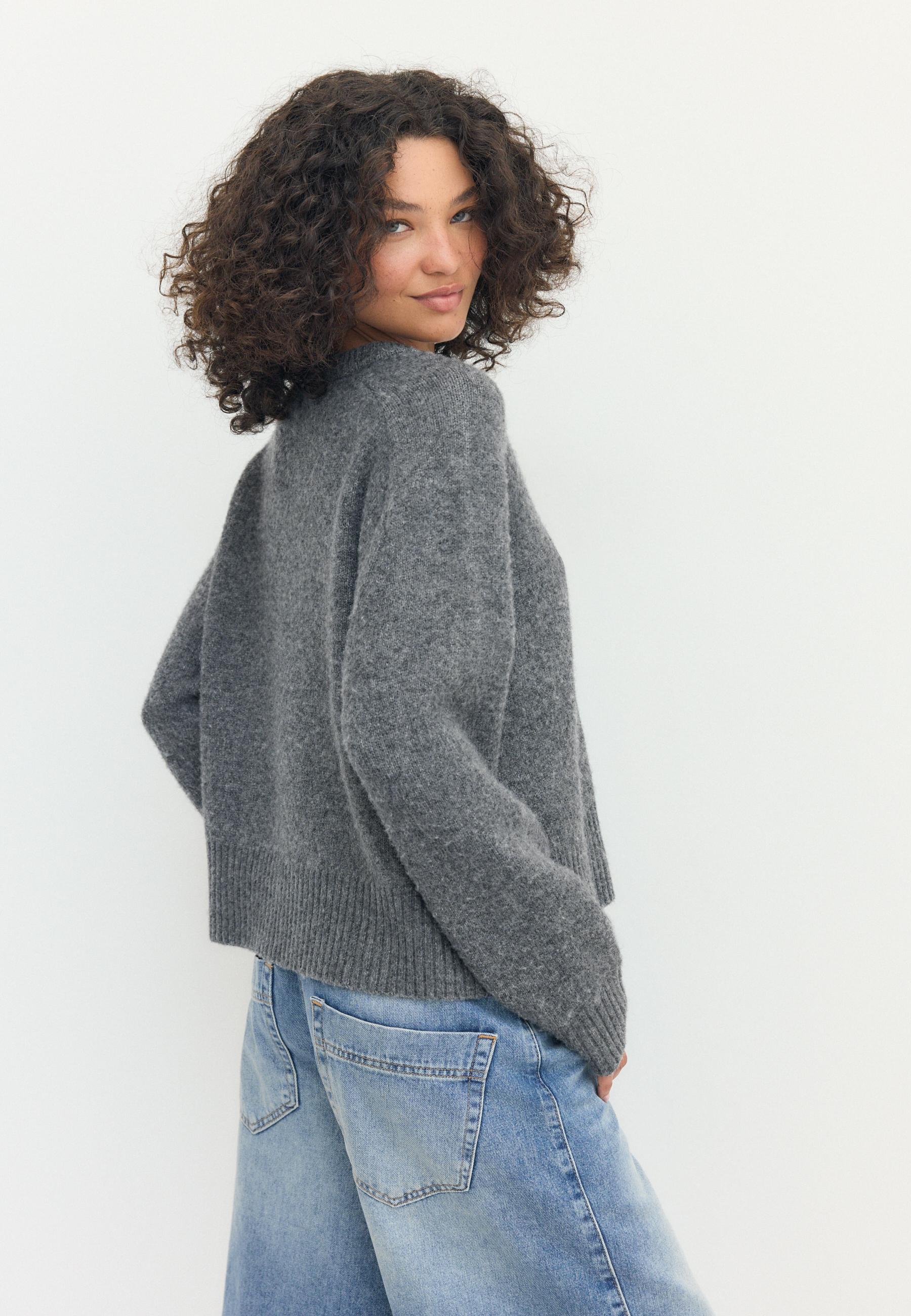 Basic Soft Knit Jumper — Dark grey