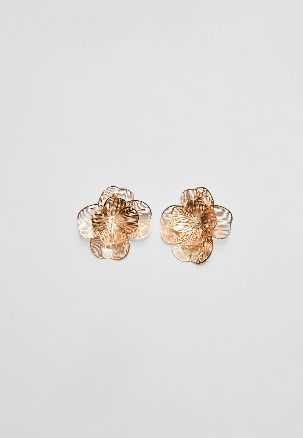 Textured flower earrings