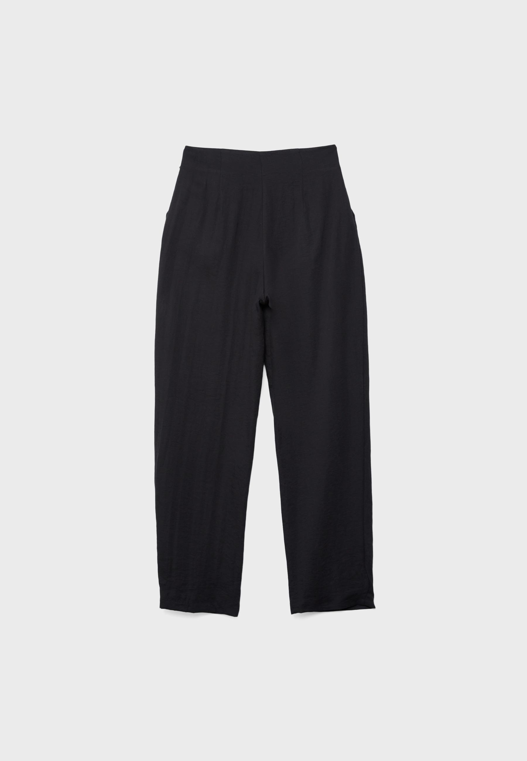 Flowing trousers with a buckle — Black