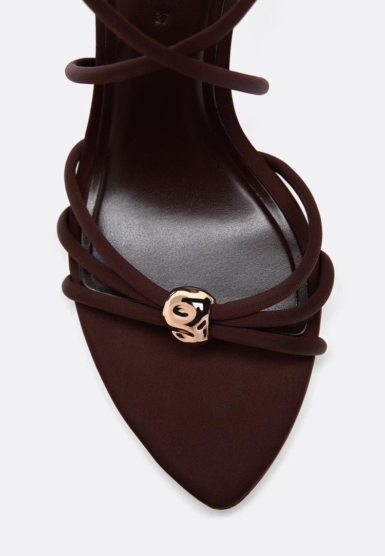 heeled sandals with detail