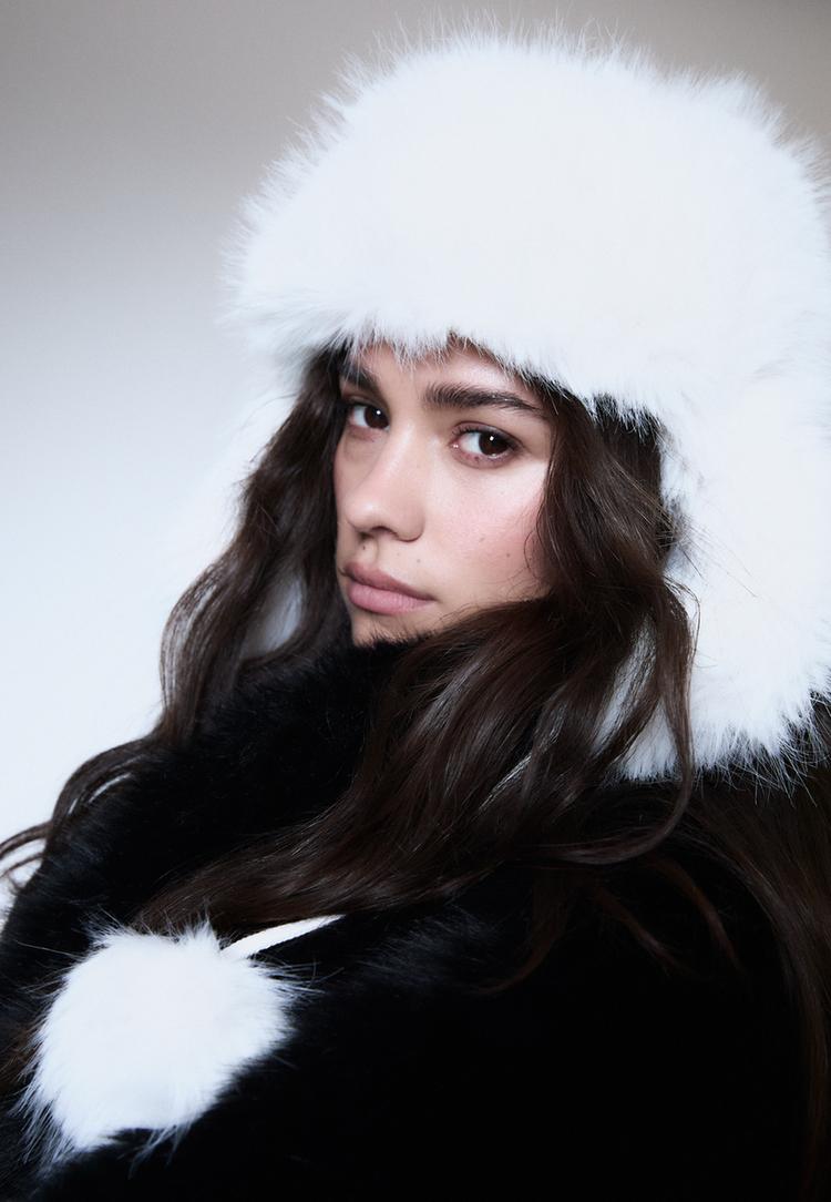 fliegermutze-mit-kunstfellpompons