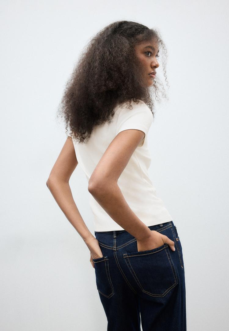 figurbetontes-bunnyshirt