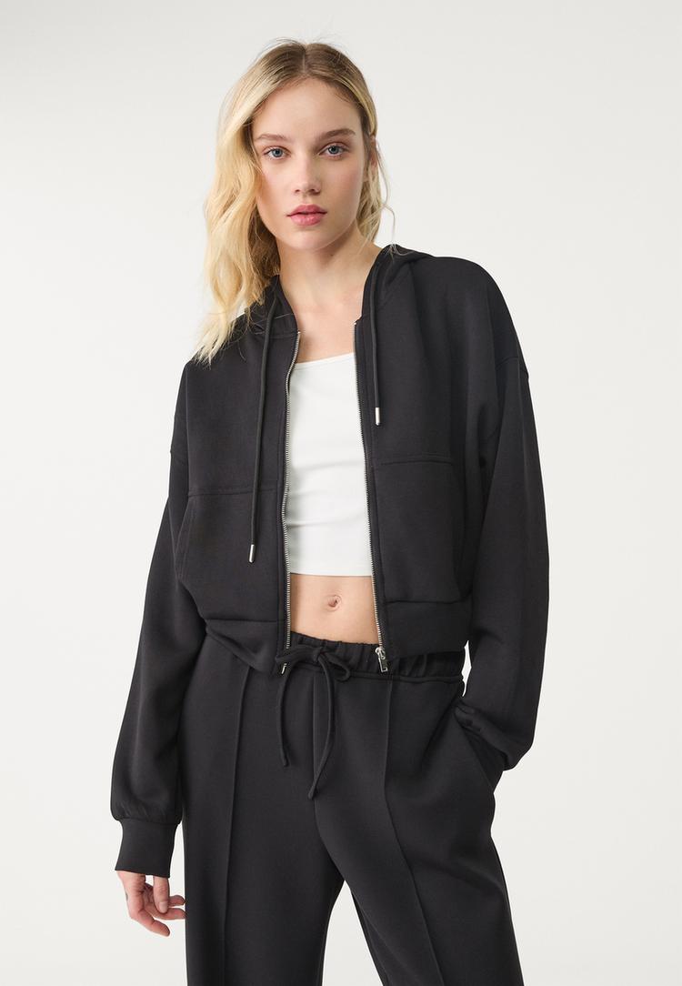 chaqueta con capucha tacto suave