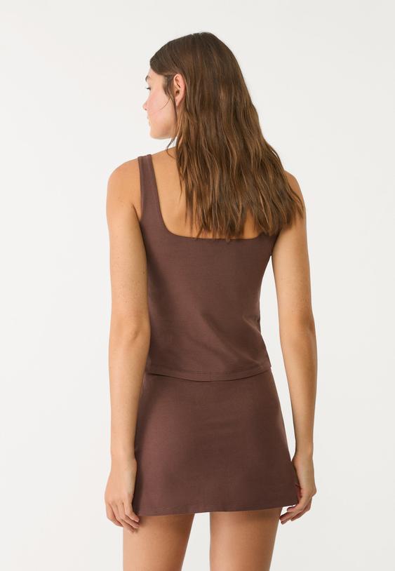 top basico escote cuadrado