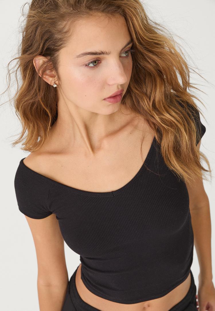 camiseta escote pico canale