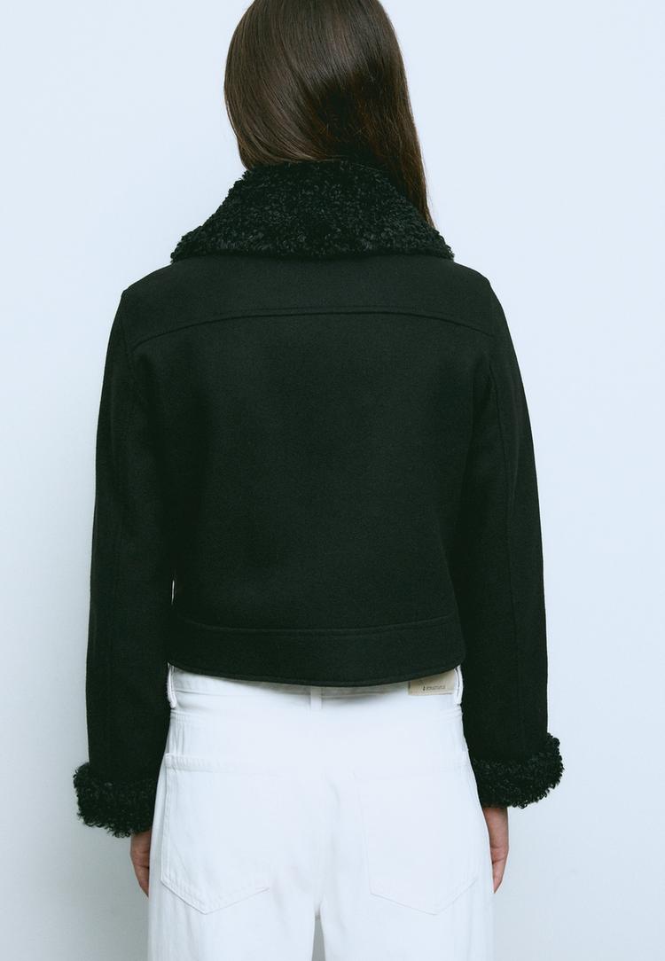 cazadora detalle efecto pelo