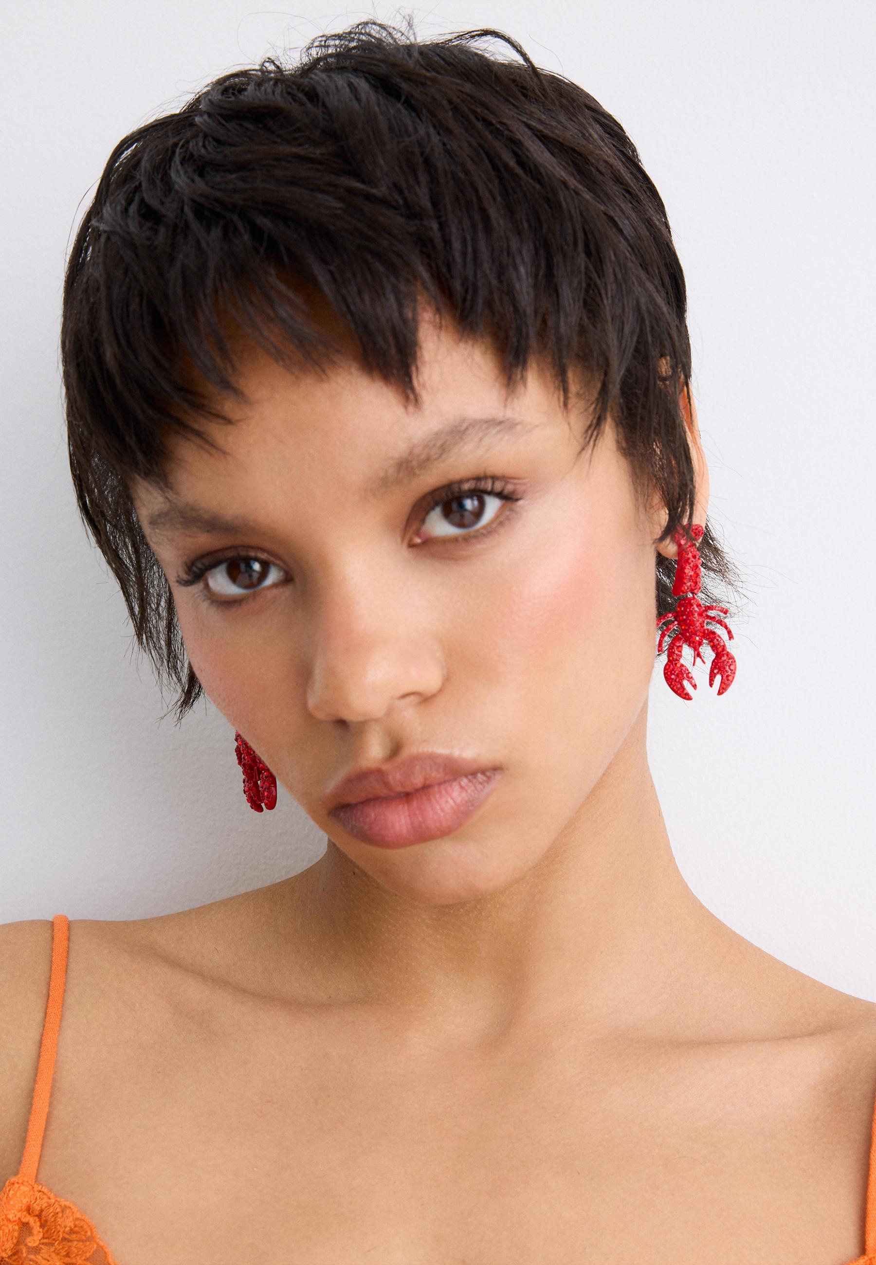 Rhinestone lobster earrings — Red
