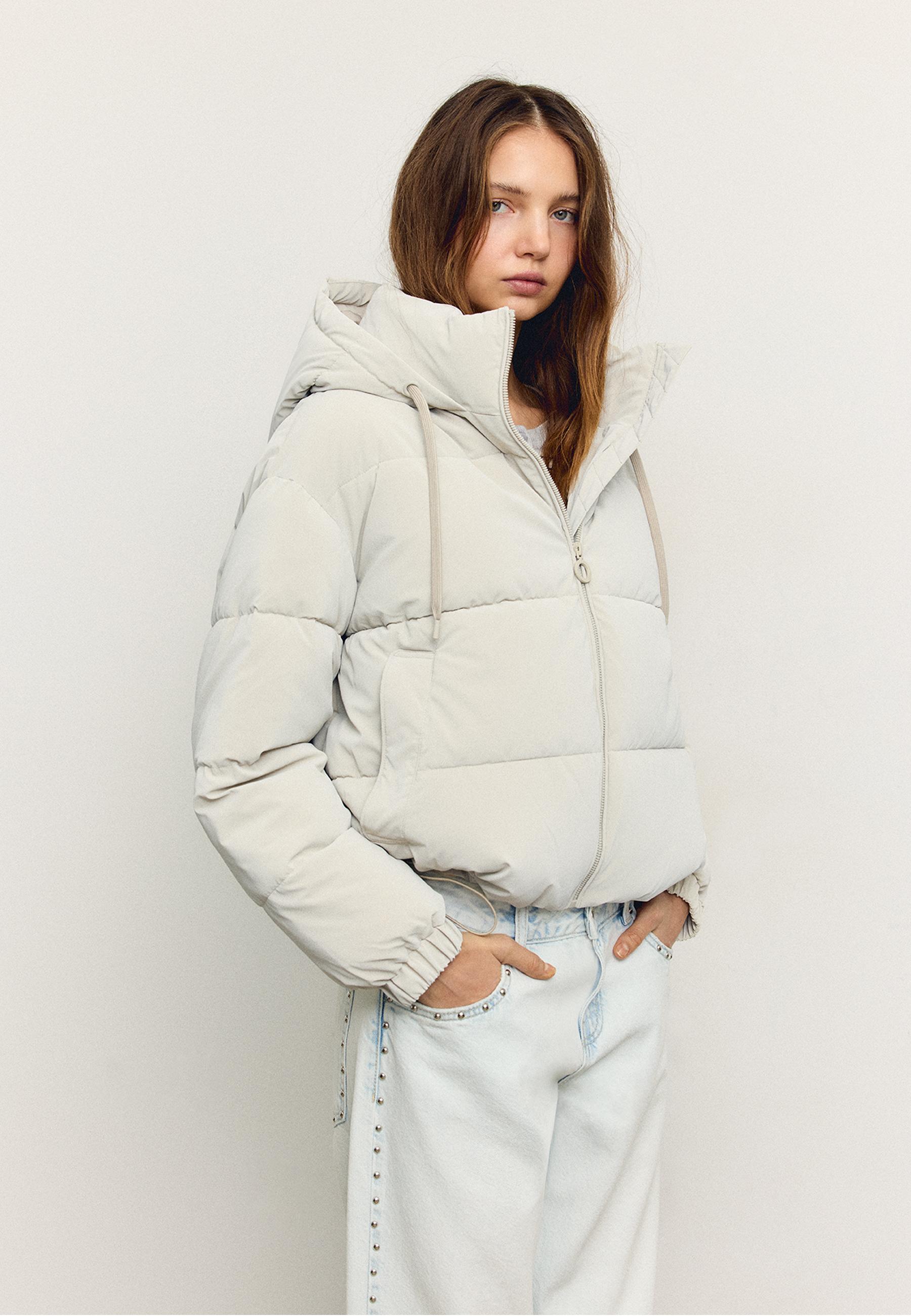 Kapüşonlu şişme mont