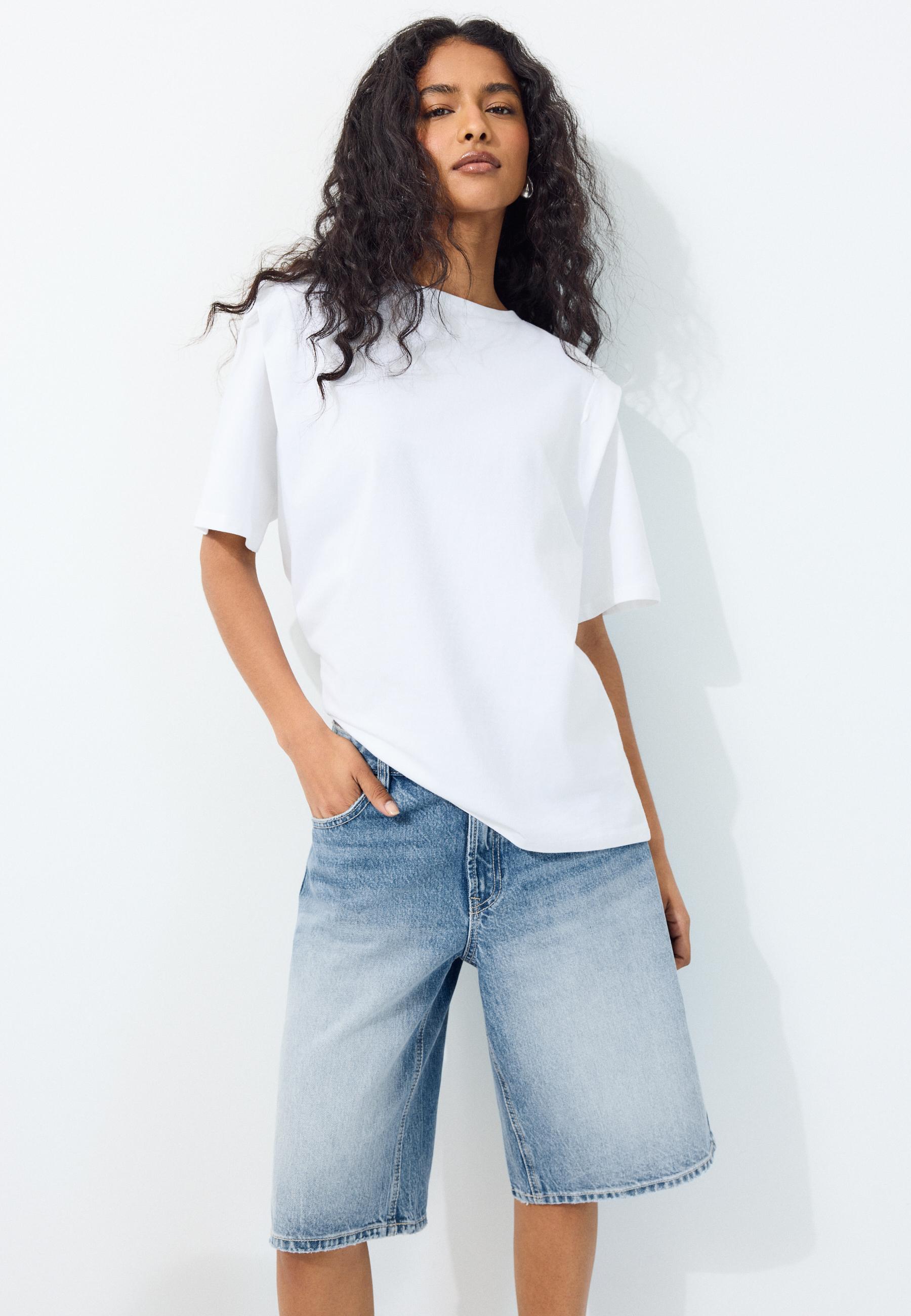 Padded shoulder T-shirt — Ecru