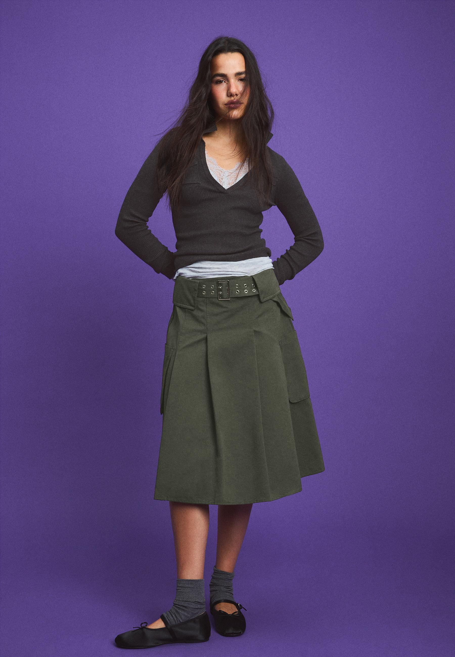 Stradivarius Μίντι Φούστα Utility Με Τσέπες Χακί S