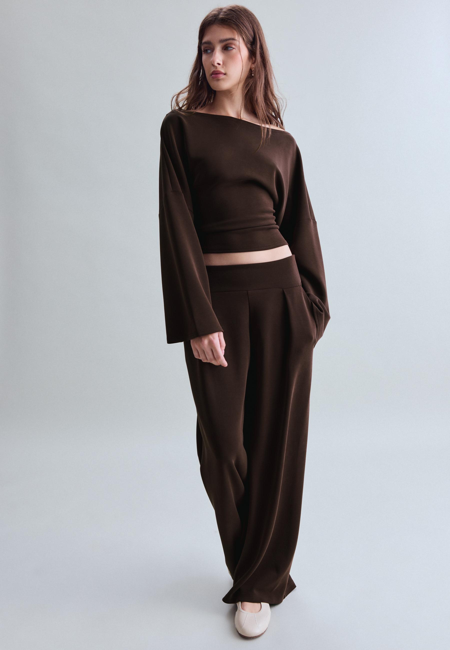 Stradivarius Yumuşak dokulu, büzgülü asimetrik sweatshirt görsel 5