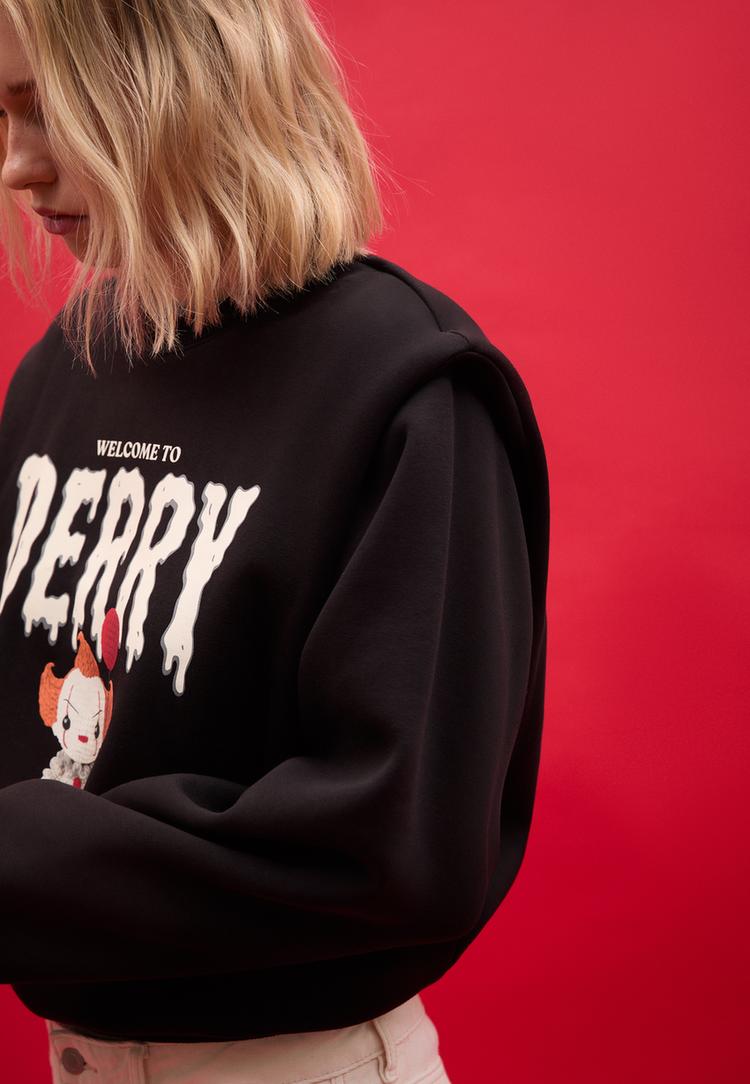 sudadera hombreras it