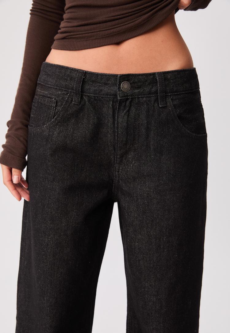 loose baggy jeans