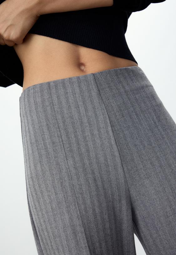 soepelvallende geklede broek