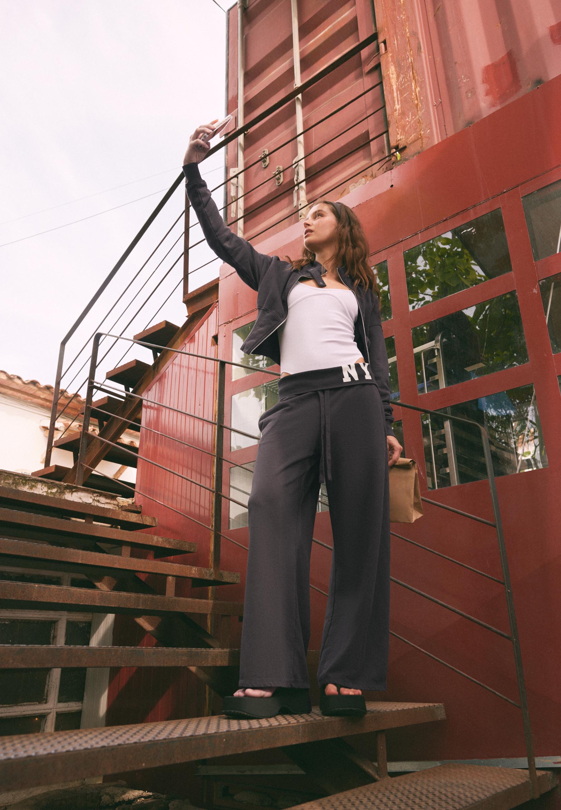 NY garment-washed jogger trousers — Dark grey