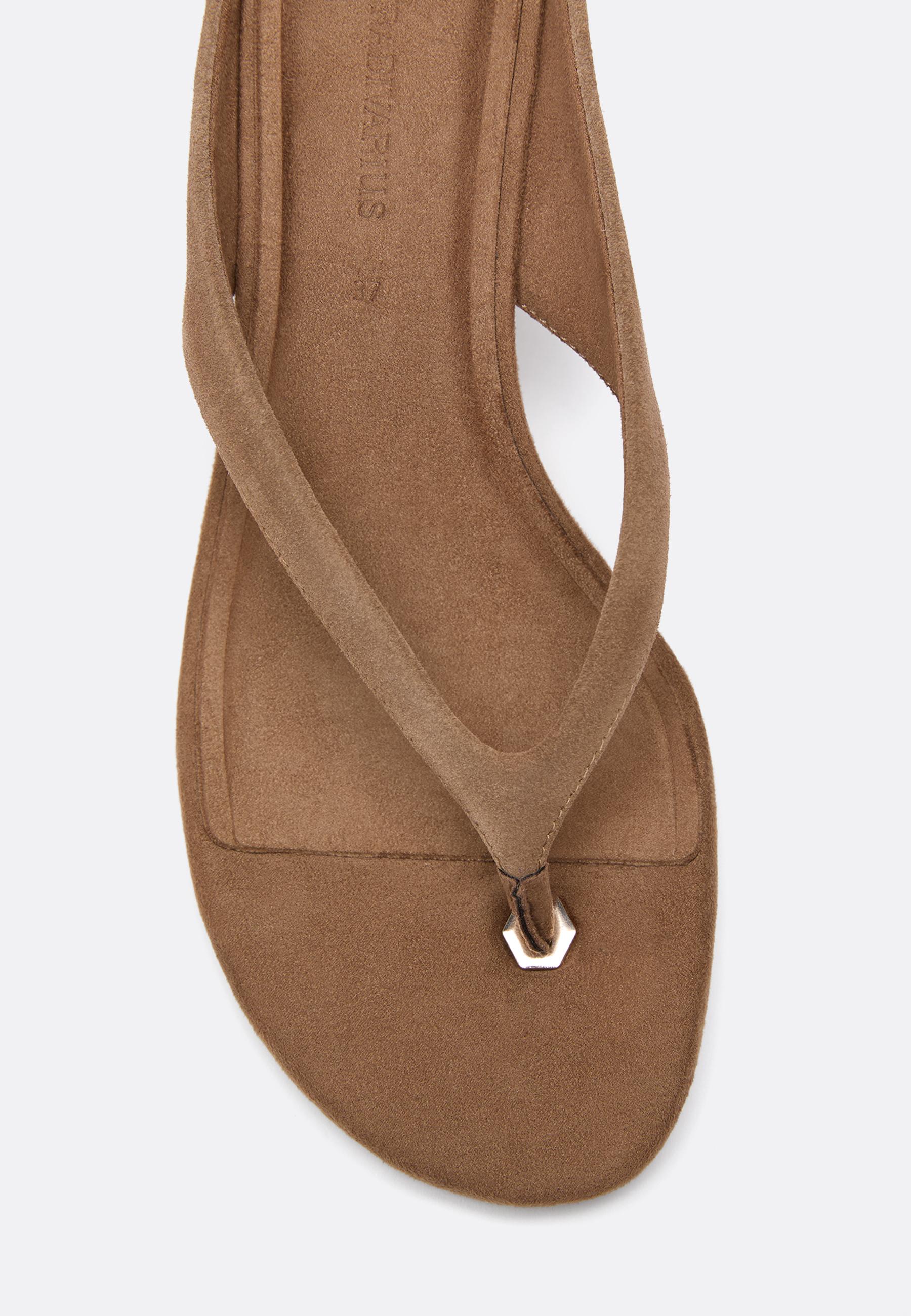 Leather thong heeled sandals — BEIGE