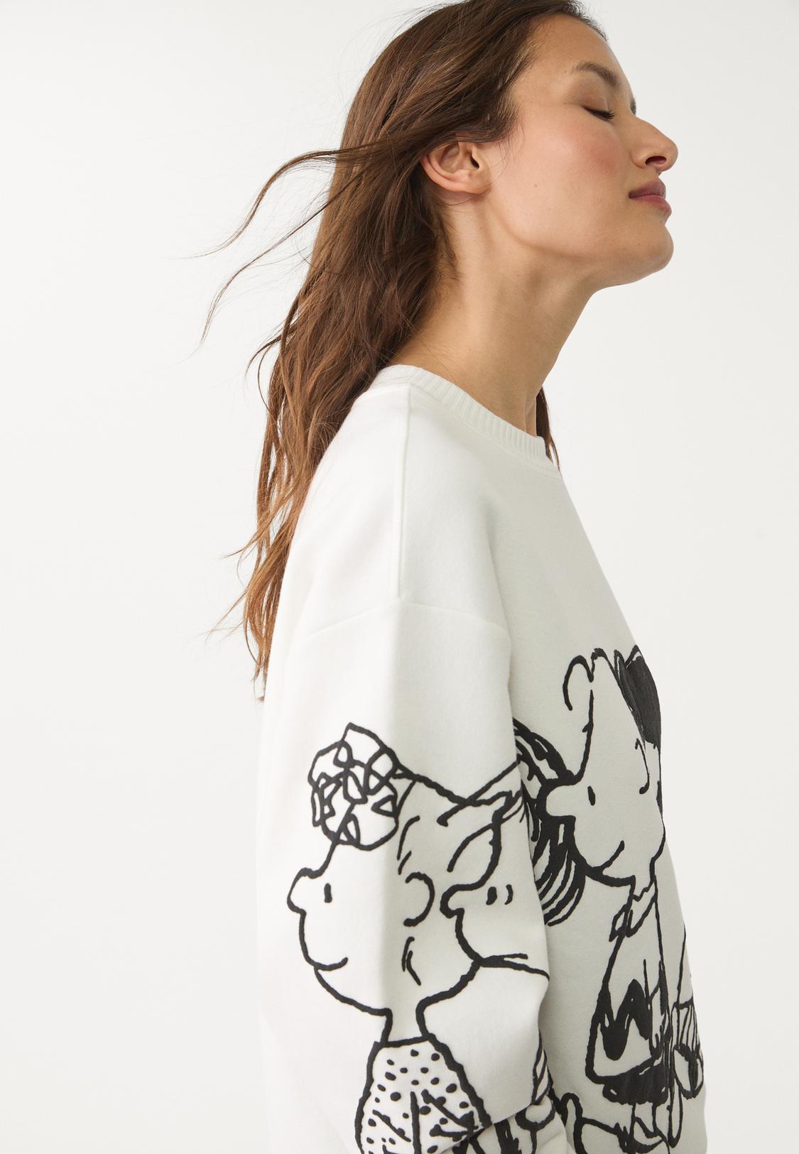 Peanuts Camiseta Snoopy Stradivarius Cardigan Stradivarius