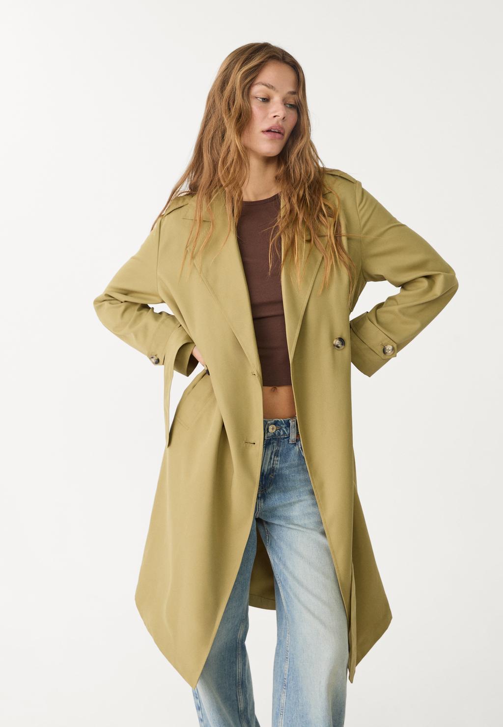 Langer, fließender Trenchcoat