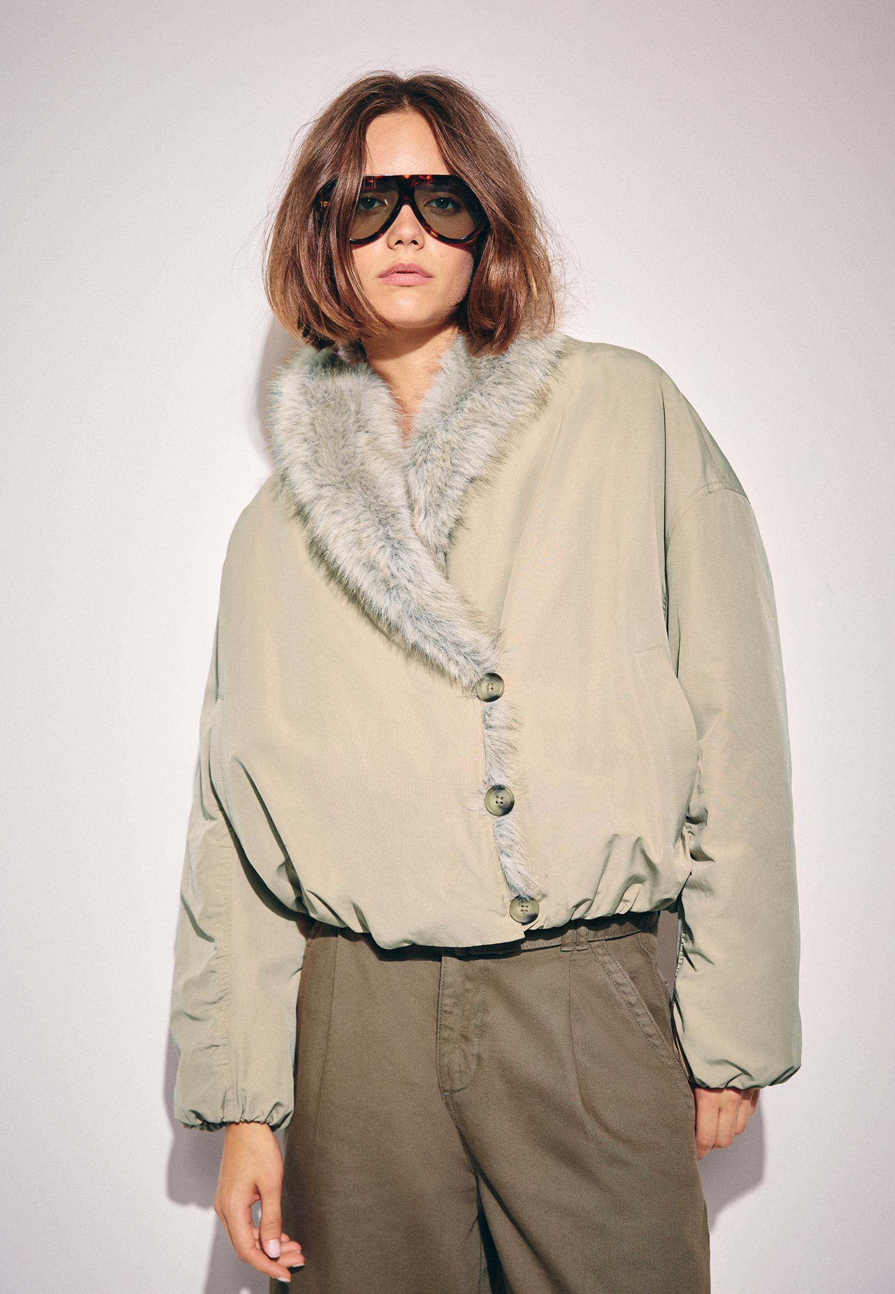 Padded jacket with faux fur collar — Beige