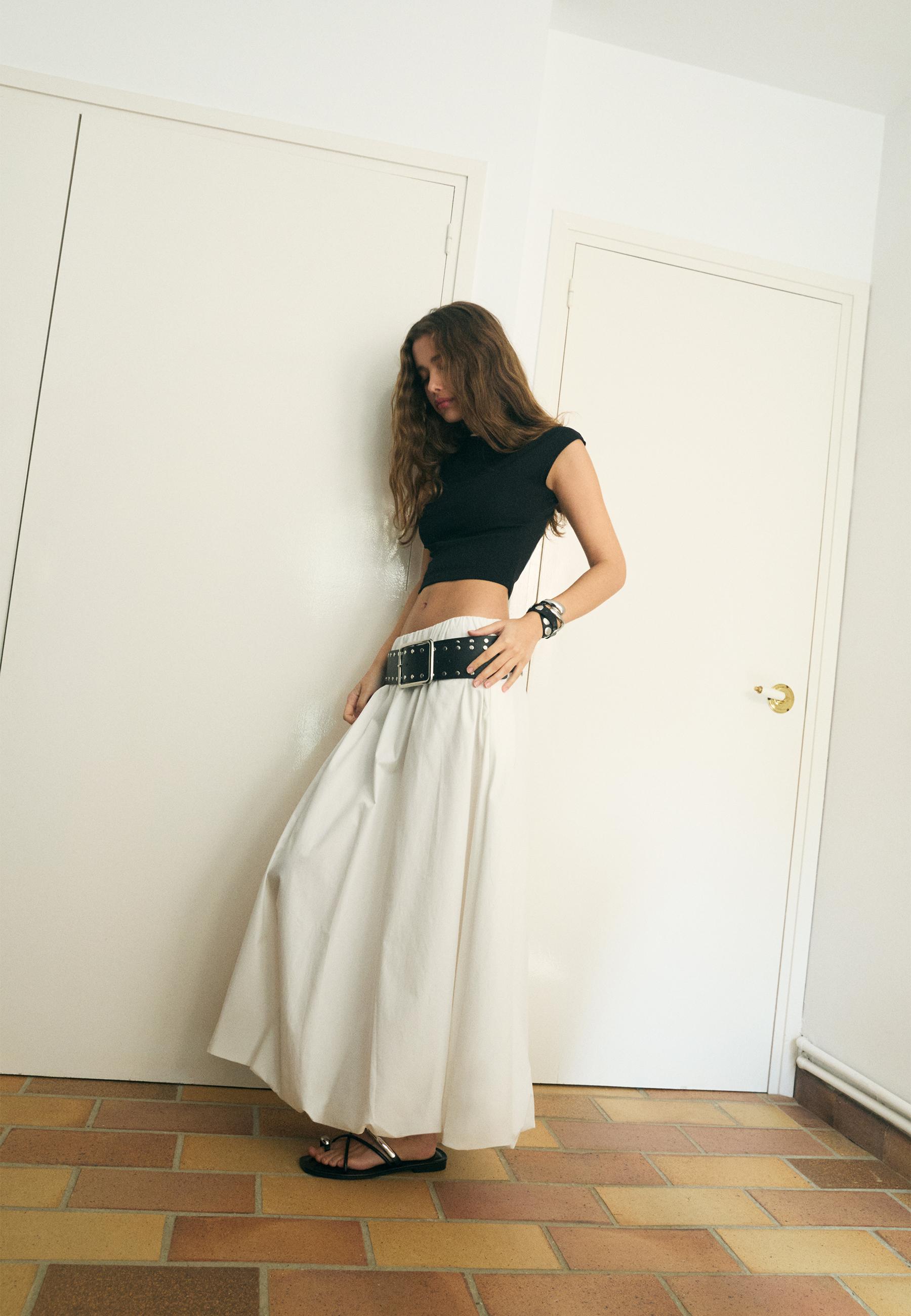 Cap sleeve cropped T-shirt — Black