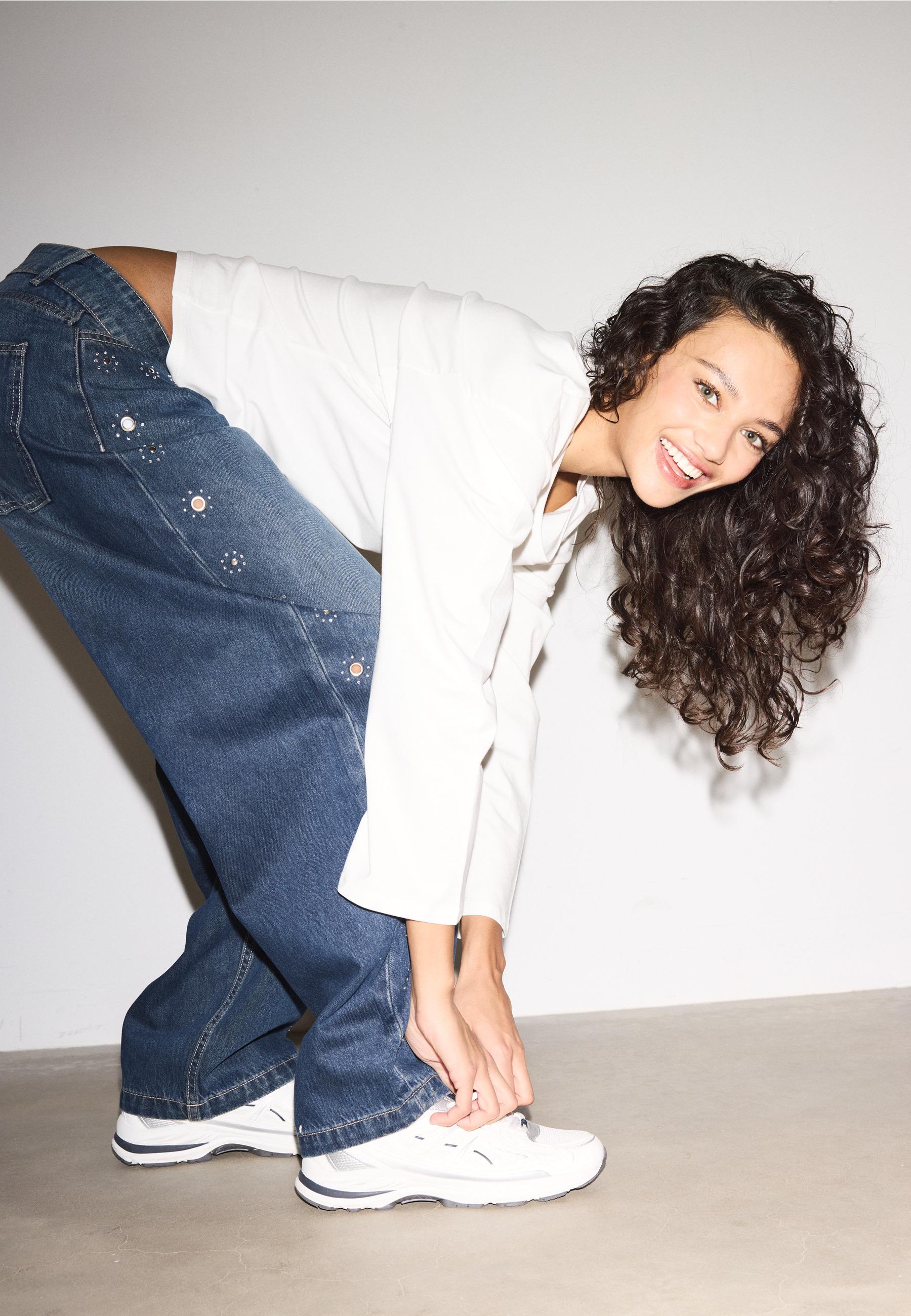 Barrel wide-leg jeans with eyelets — BLACK DENIM WASHED EFFECT
