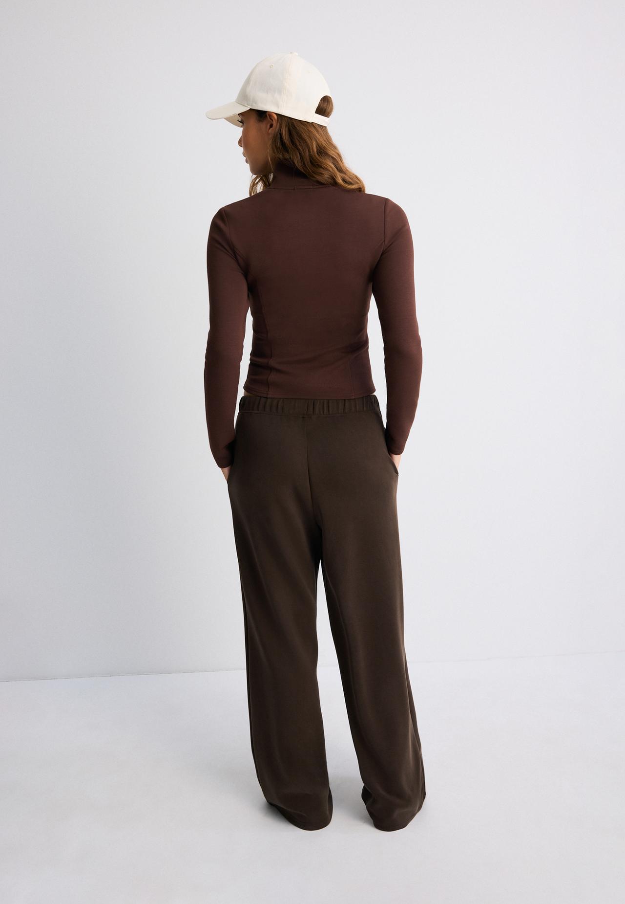 Soft-touch wide-leg jogger trousers with pin tuck — Brown