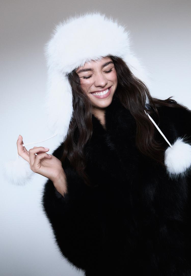 fliegermutze-mit-kunstfellpompons