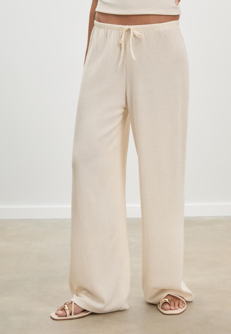 flieende-hose-mit-knittereffekt