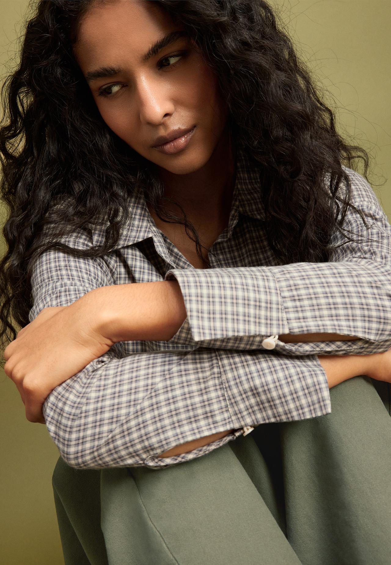 Basic fitted shirt — Brown