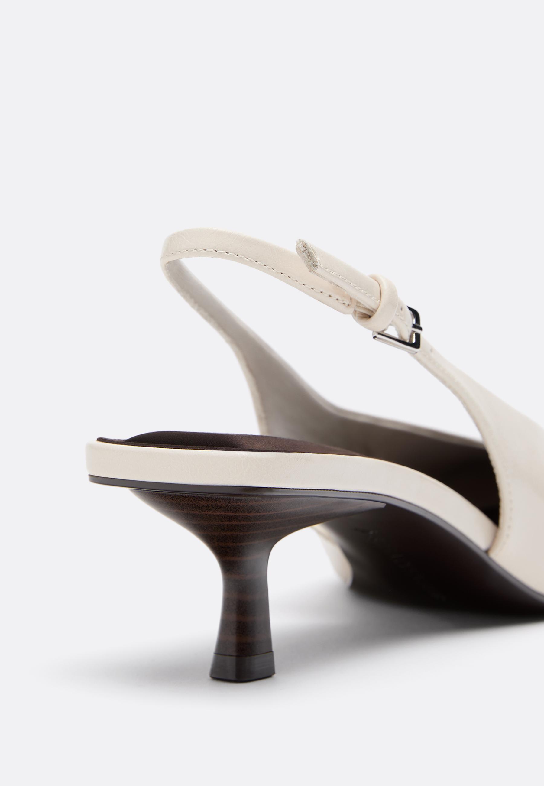 V-neck court shoes — ECRU